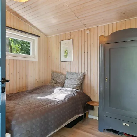 Sarah - 500m From The Sea By Interhome